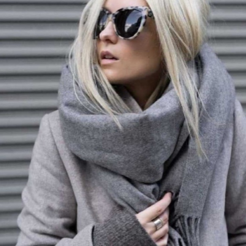 URBAN OUTFITTERS Palatine Acrylic Fringed Rectangle Wrap Blanket Scarf - Picture 11 of 16